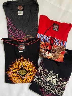 Harley-Davidson Women's 3 Short Sleeve Tees 1 long sleeve. Lot of 4